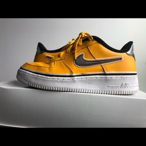 Yellow AF1